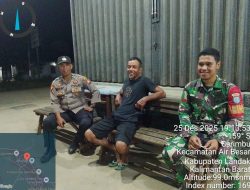 Ciptakan Rasa Aman, Polsek Air Besar Bersama Koramil Sambangi Warga Saat Patroli Malam