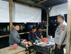 Nyantai di Warung, Warga Dapat Himbauan Langsung dari Polisi Jelang Tahun Baru