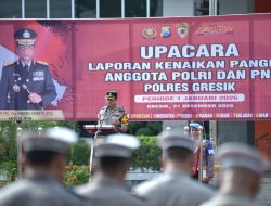 Tahun Baru, Pangkat Baru! Kapolres Gresik AKBP Rovan Richard Mahenu Pimpin Kenaikan Pangkat 101 Personel