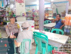 Patroli Siang, Polisi Sambangi Warga dan Ajak Jaga Keamanan Bersama