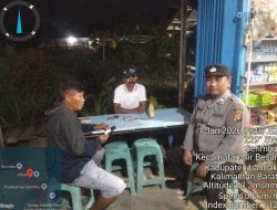 Temui Warga Dalam Patroli malam, Polisi Berikan Himbauan Keamanan