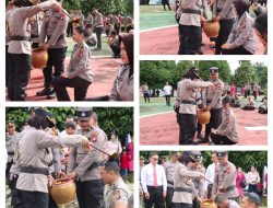 Hadiah Spesial Awal Tahun, Air Mata Bahagia Warnai Kenaikan Pangkat Personel Polres Landak