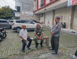 Babinsa Kratonan komsos dengan Tokoh masyarakat