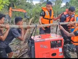 Tempuh Medan Sulit Tiga Hari, TNI dan PLN Distribusikan Genset ke Desa Terpencil Sikundo