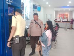 Personil Polsek Ngabang Mengajak Masyarakat Untuk Menjaga Ketertiban Lingkungan