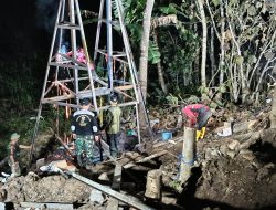 Wujudkan Mimpi Warga, Danramil Sumberpucung dan Masyarakat “Lembur” Bangun Jembatan Gantung Garuda