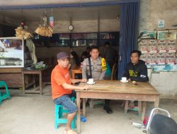 Bhabinkamtibmas Desa Karangan Laksanakan Patroli di Pasar Karangan