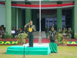 Pangdam Kasuari Pimpin Penutupan Dikmaba dan Diktukba TNI AD, : Bakar Semangat Prajurit, Siap Mengabdi untuk Bangsa, serta Tegakkan Kehormatan Negara