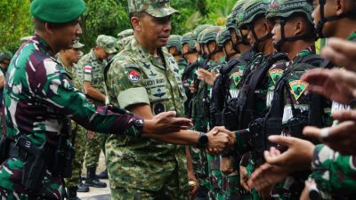 Pangdam XXIV/Mandala Trikora Pastikan Kesiapan Operasi Satgas Pamtas RI-PNG Mobile Yonif 757/GV