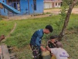 Satgas Pamtas RI–PNG Yonif 763/SBA Pos Suswa Gelar Kegiatan Gotong Royong Bersama Masyarakat di Kampung Suswa