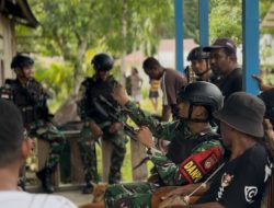 Jalin Komsos Dengan Baik, Satgas Pamtas Kewilayahan RI-PNG Yonif 410/Alg Pos Kramamongga Anjangsana ke Rumah Tokoh Masyarakat