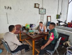 Babinsa Pulokerto dan Bhabinkamtibmas Perkuat Komsos, Ajak Warga Aktif Cegah Kejahatan