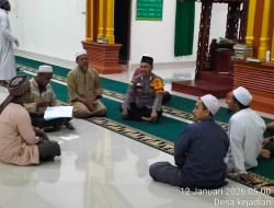 Pererat Silaturahmi dan Jaga Kamtibmas, Bhabinkamtibmas Polsek Way Serdang Gelar Safari Subuh Berjamaah