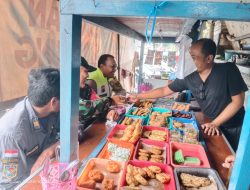 Hangat dan Merakyat Angkringan Jadi Sasaran Babinsa Danukusuman Dalam Berinteraksi Sosial