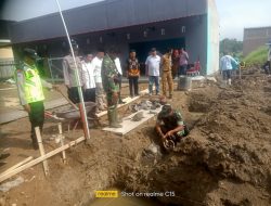 TNI Kawal Kebangkitan Ekonomi Desa, Danramil Sawit Pimpin Peletakan Batu Pertama KDMP Karangduren
