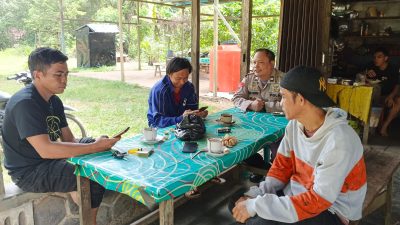 Duduk Santai Bersama Warga, Cara Humanis Polisi Jaga Keamanan
