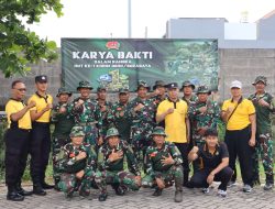 Sambut HUT Kodim 0830 Surabaya, Koramil Rungkut Bersihkan Sungai Sentong Bersama Warga