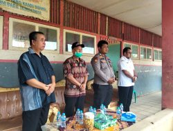 Bhabinkamtibmas Polsek Menyuke Hadiri Natal Bersama Tahun 2025 Ke SMP Negeri 1 Menyuke