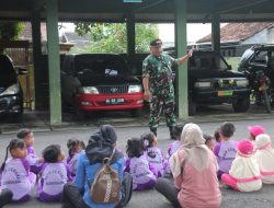 Gerimis Tak Surutkan Semangat Siswa PAUD–TK Belajar di Kodim 0806/Trenggalek