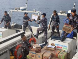 KRI WSH-991 Salurkan Bantuan Kemanusiaan bagi Masyarakat Kepulauan Siau