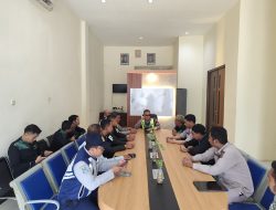 Polantas Polres Gresik Menyapa, Driver Trans Jatim Dapat Edukasi Keselamatan