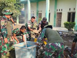 TNI Laksanakan Karya Bakti Pembersihan di Pesantren Nuzumush Shagirah Dewantara