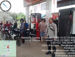 Personel Polsek Mempawah Hulu Laksanakan Pemantauan di SPBU Karangan