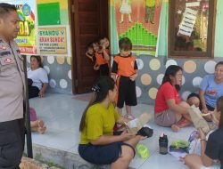 Polisi Sambangi Ibu-Ibu Saat Jemput Anak TK, Sampaikan Pesan Kamtibmas di Waktu Patroli Siang