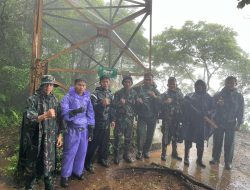 Tergabung dalam Tim SAR Gabungan, Prajurit Lanud Sultan Hasanuddin Tembus Medan Curam Evakuasi Korban ATR 42-500