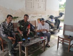 Babinsa Pererat Hubungan Dengan Masyarakat