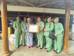 Wujud Kepedulian, Persit KCK Cabang XXXII Kodim 0818 Salurkan Bantuan untuk Warga Difabel di Pagelaran