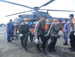 Danlanud Sultan Hasanuddin Pimpin Langsung Evakuasi Body Part Korban Jatuhnya Pesawat ATR 42-500