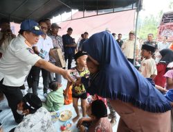Tinjau Lokasi Terdampak Bencana, Kasatgas Tito Makan Bareng Pengungsi di Dusun Seulemak