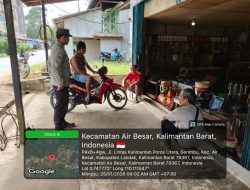 Polisi Sapa Warga Saat Duduk Santai, Patroli Siang di Air Besar Penuh Keakraban