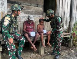 Anjangsana Ke Rumah Warga Satgas Yonif 521/DY di Kampung Benawa