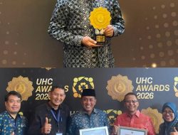 Belum Genap Setahun Pimpin Bima, Ady-Irfan Raih Penghargaan UHC Award Madya