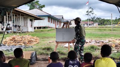 Pos Tarub Satgas Yonif 751/VJS Gelar Kelas Calistung di Lapangan Serba Guna: Bekali Anak Perbatasan, Bangun Generasi Papua Lebih Maju