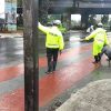 Sentuhan Kepedulian Polisi, AKP Yeni Bantu Warga Berkebutuhan Khusus di Traffic Light Cengkareng
