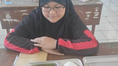 Hari Ke-4 MBG Desa Putukrejo, Siswa SDN 02, SMPN 03 Kalipare, dan MI Darul Yaqin Tampak Gembira Terima Makanan Bergizi Gratis