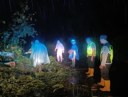 Respons Cepat Polsek Pagak Tangani Pohon Tumbang di Gunung Geger, Akses Warga Kembali Aman