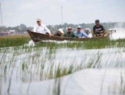 Dukung Ketahanan Pangan, Danrem 044/Gapo Dampingi Itjen Kementan Tinjau Cetak Sawah 2026