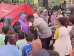 Di Tengah Lumpur Banjir, Kapolda Aceh Jaga Asa Pendidikan Anak Bangsa