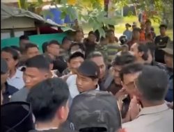 Wapres Gibran Rakabuming Terima Aspirasi Mahasiswa Kalimantan Saat Tinjau Banjir Desa Sungai Tabuk, Banjar