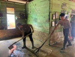 Brimob Polda Sumut Gotong Royong Bersihkan Rumah Warga Terdampak Banjir dan Longsor di Tapanuli Tengah