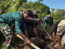 Satgas Yonif 763/SBA Bersama Masyarakat Laksanakan Karya Bhakti Bersihkan Akses Jalan Antar Kampung