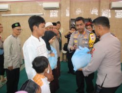 Kapolres Metro Jakarta Barat Gelar Jum’at Berkah di Masjid Nurul Amal Palmerah