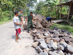 Babinsa Cor Jalan Desa, Jamin Kelancaran Akses Bagi Masyarakat