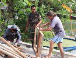 WNA Ikut Gotong Royong Bangun Jembatan Gantung Garuda