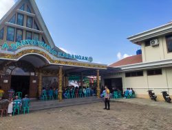 Polsek Menjalin Pastikan Ibadah Misa Minggu Berjalan Aman dan Khidmat