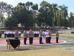 Polres Landak Gelar Upacara Sertijab Sejumlah Pejabat Utama, Kapolres Tekankan Profesionalisme dan Loyalitas